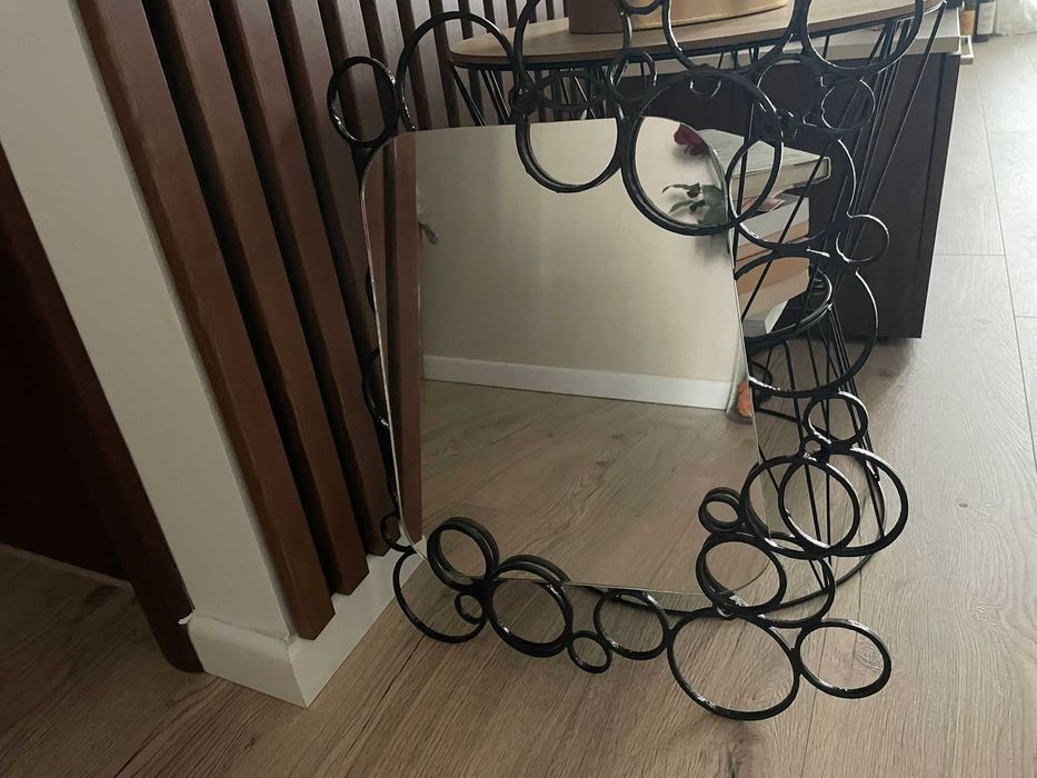 Oglinda decorativa moderna din otel cu cercuri - realizata la COMANDA