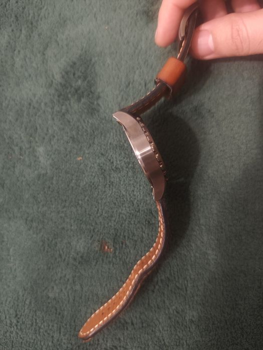 Часы мужские Invicta и fossil