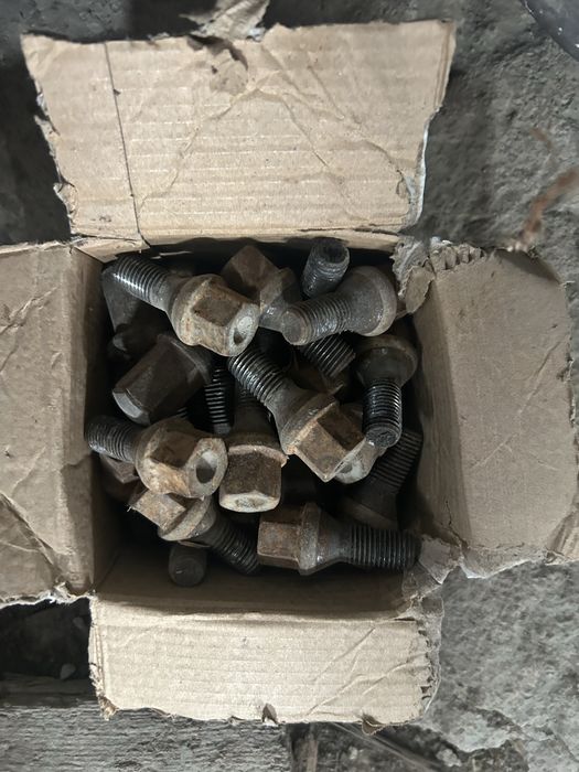 Продавам железни джанти за Нисан Микра  14 цола