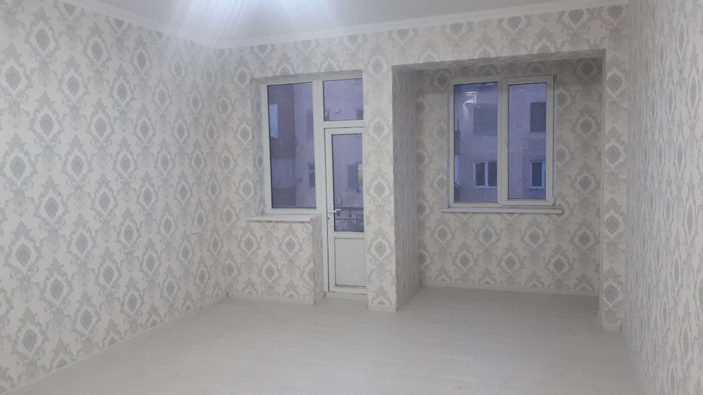 Санат-саройи олдида Янги курилган Дом.