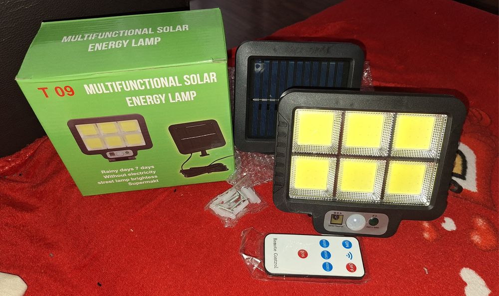 Set 2 bucăți lămpi solare cu fir si senzor de mișcare,  firul are o lungime de aproximativ 5 metri.