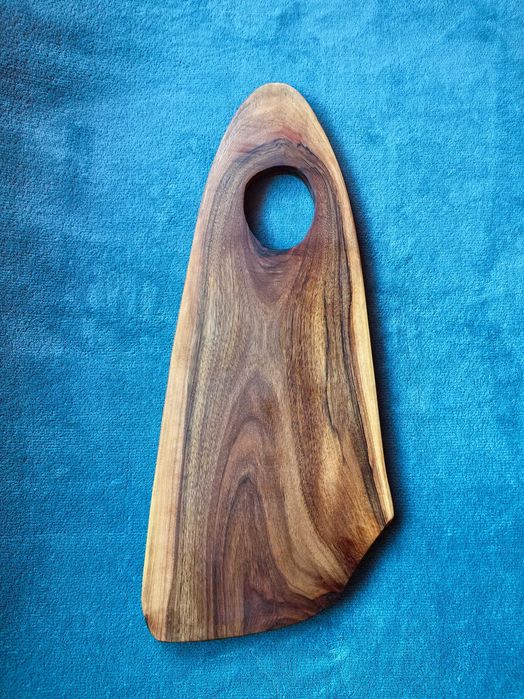 Продавам Орехова дъска