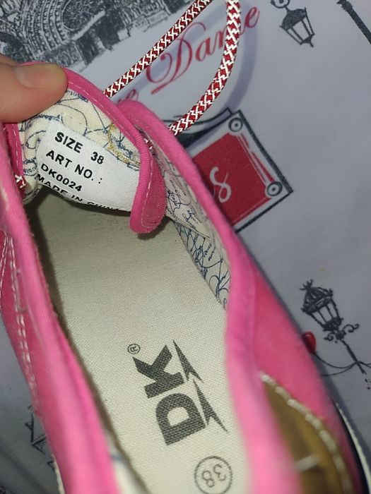 Продам новые кеды по2500