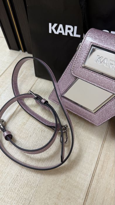 Karl Lagerfeld Бляскава чанта Icon