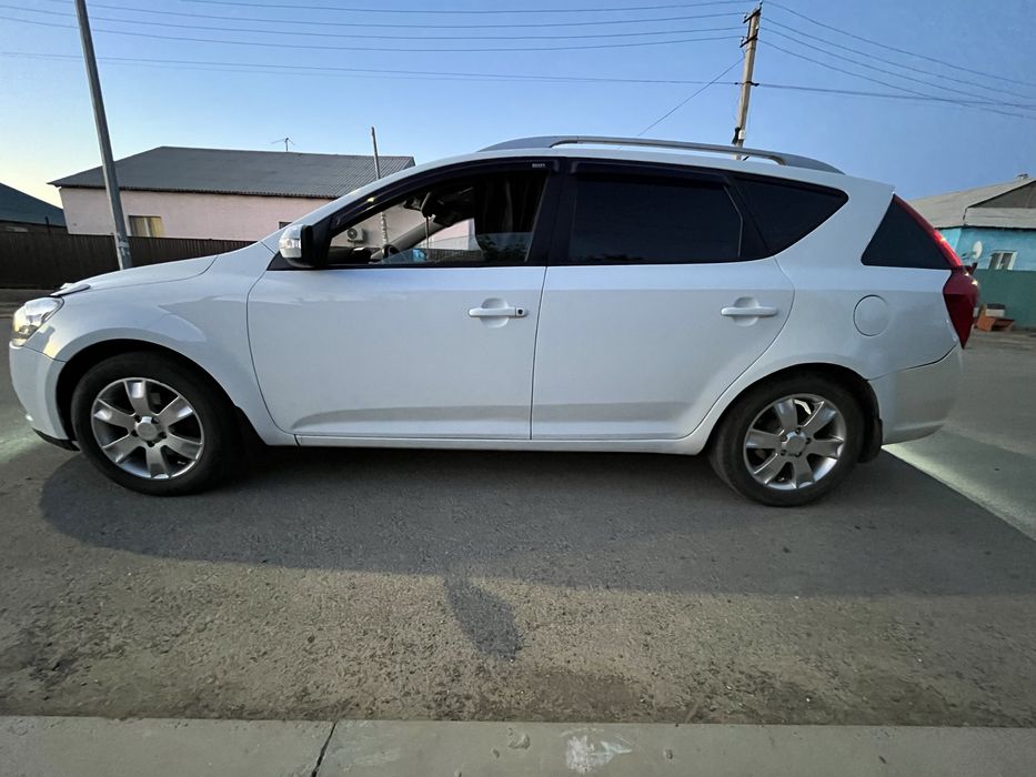 KIA CEED SW Универсал