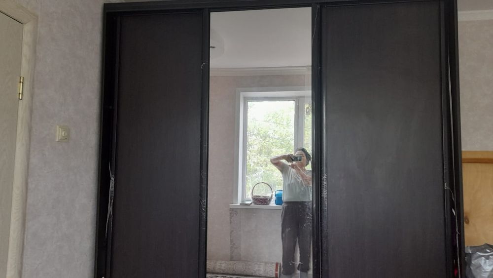 Продам шкаф большой