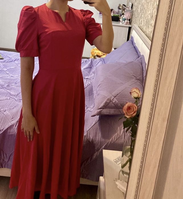 Продам платья разных цветов и моделей S