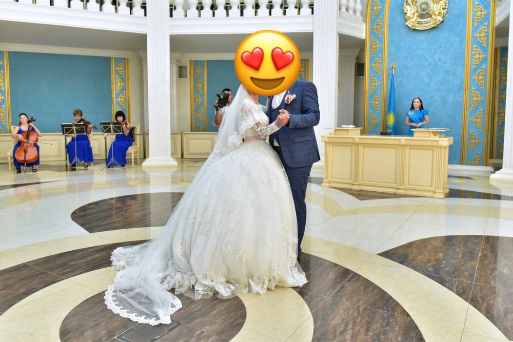 Свадебное платье