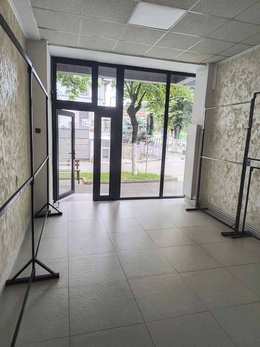 Închiriez spațiu central
