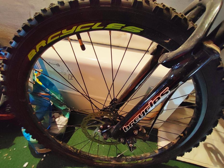 Vând bicicleta mountain bike full suspension, pliabila