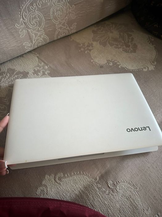 Ноутбук марка Lenovo