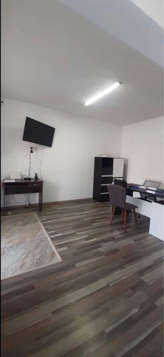 Închiriez spațiu comercial