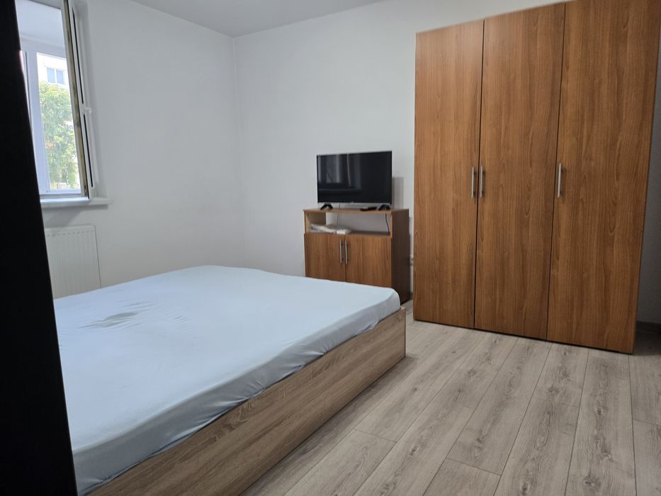 Inchiriez apartament cu un dormitor pe str Rodnei