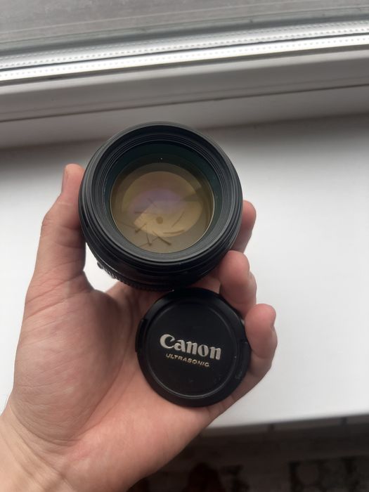 Продам 85мм для Canon