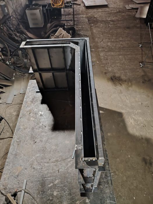 Matriță pentru elemente de beton de gard L sau T