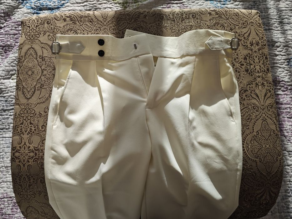 Брюки белые.    .