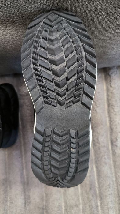 Продаются детская куртка и сапоги