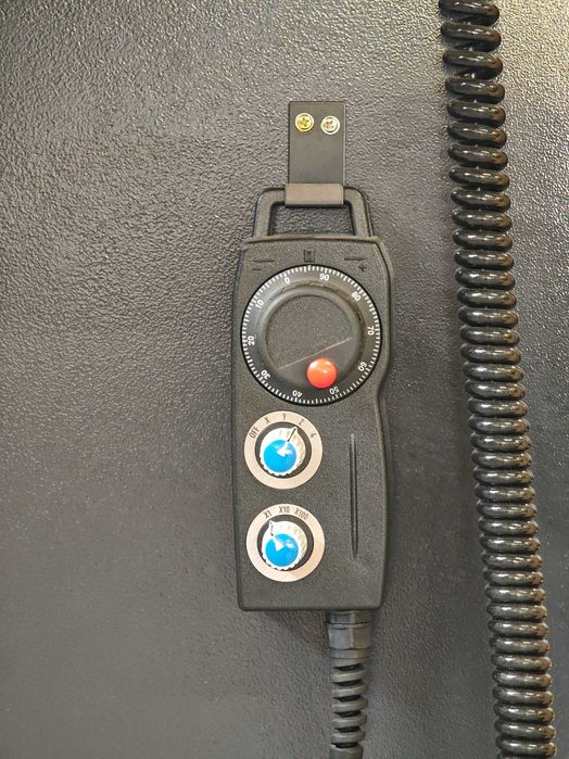 Фрезерный станок с  ЧПУ