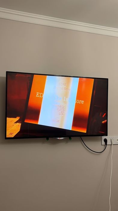 Телевизор LG 42UB820V