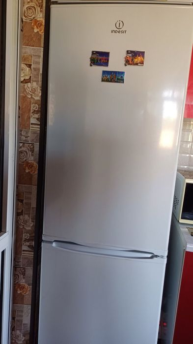 Продаётся холодильник индезит в отличном состоянии