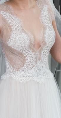 Vand rochie de mireasa+voal Divine Atelier. Cadou diadema cu swarovski