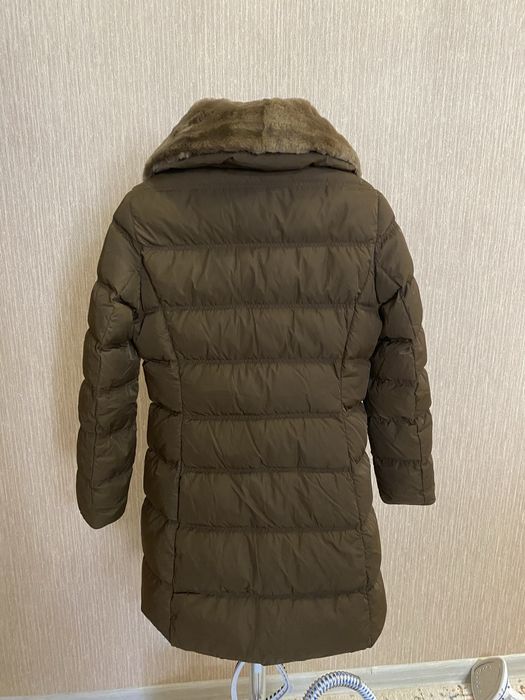 Продам куртку женскую Massimo Dutti