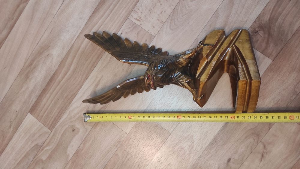 Деревянный орёл статуэтка