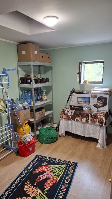 Vand casa complet utilata