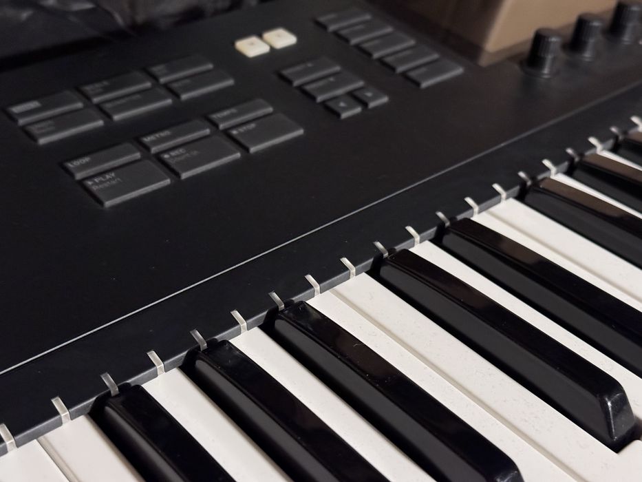 Native Instruments Komplete Kontrol S61 MK2 Миди клавиатура