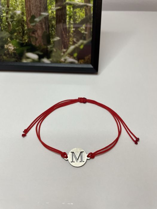 гривна с буква от неръждаема стомана