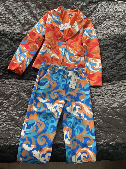 Дамски италиански костюми