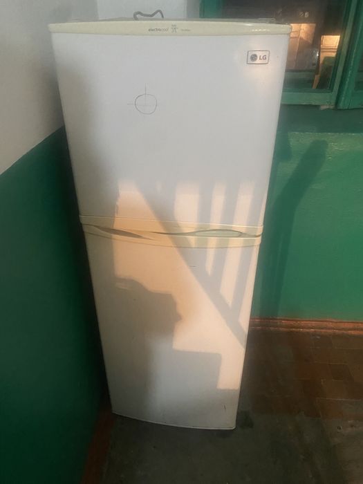 Продам холодильник