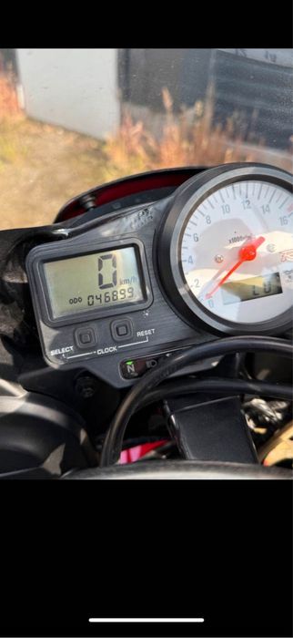 Vând Yamaha R6, an fabricație 2003, în stare foarte bună, întreținută cu grijă.