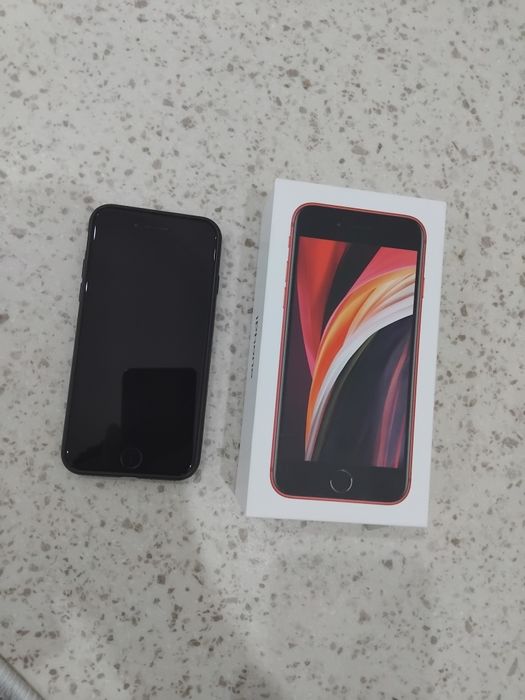 Айфон се2020,64гиг ,