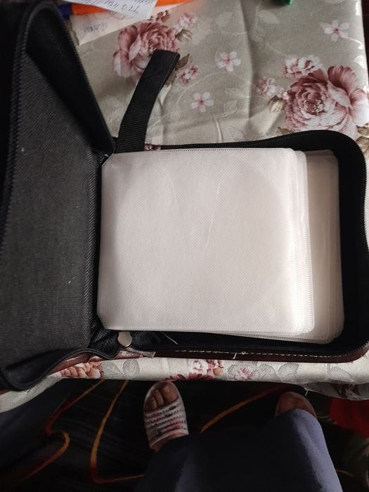 Кожаная сумочка для дисков.