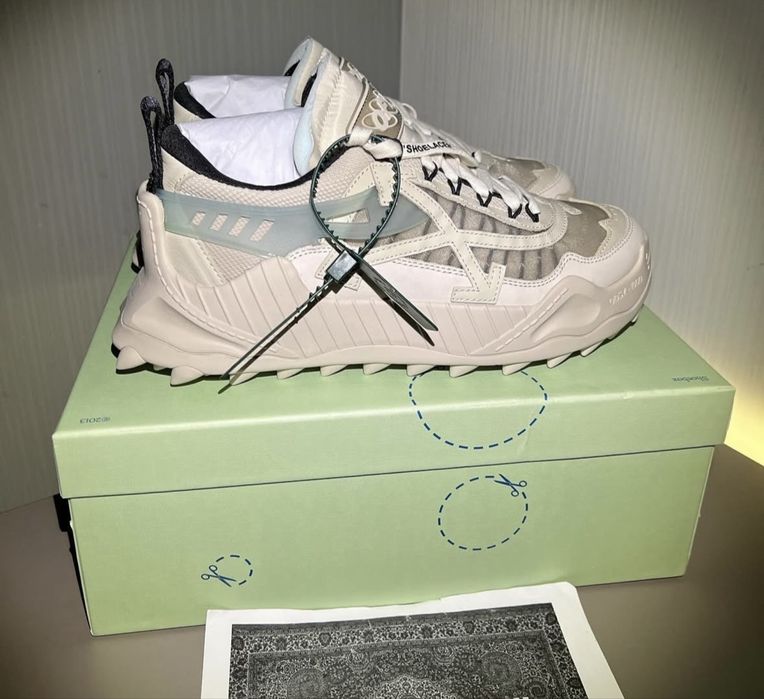 Adidasi off white odsy 1000