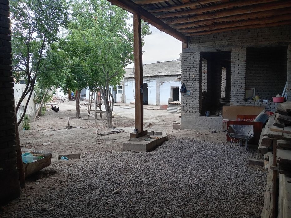 Uy sotiladi tamiri  tugamagan 4 sotix