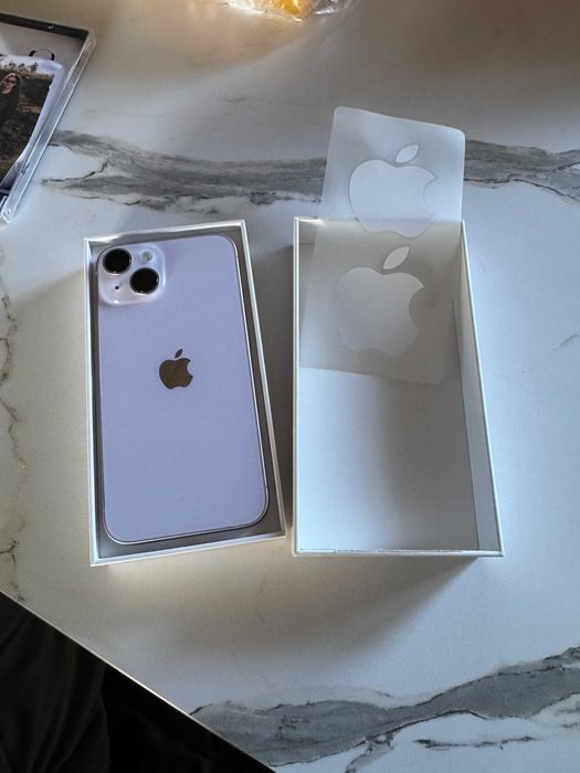 Продавам IPhone 14