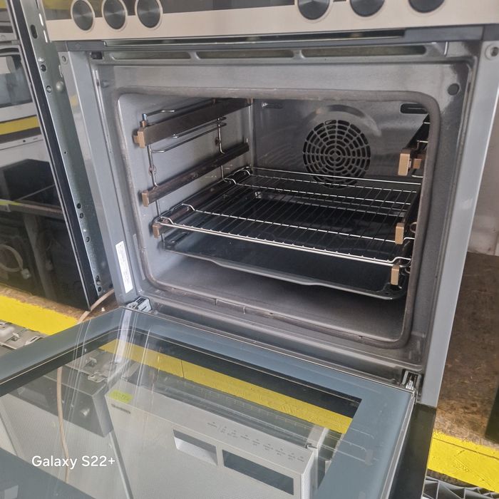 Комплект фурна и плот за вграждане SIEMENS Pyrolyse