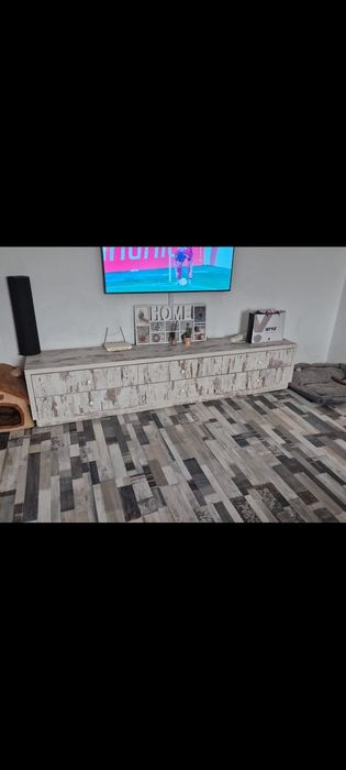 Comoda cu 6 sertare in stare foarte buna ,230 lungime.