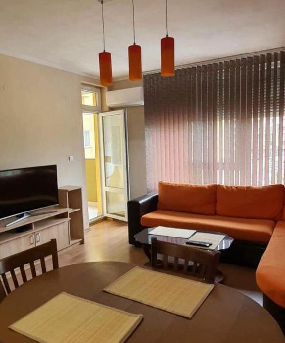 Дава се под наем Двустаен апартамент в Пловдив, Тракия - 54 кв.м за 400 € - Снимка #1