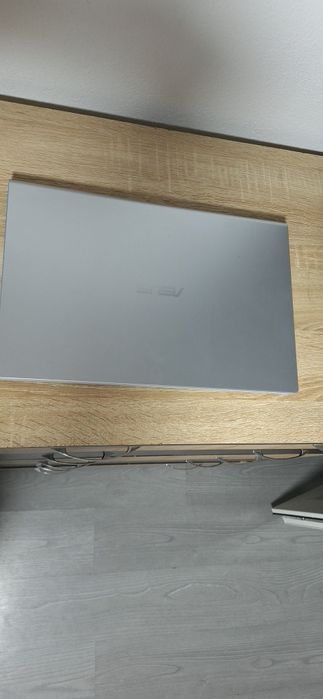 Leptop  asus  folosit putin