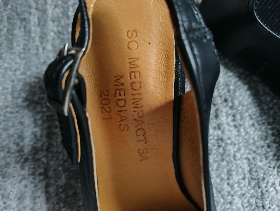 Pantofi de piele naturala