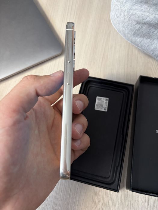 Продам Samsung Galaxy S23