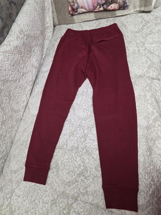 Pantaloni Nike visiniu
