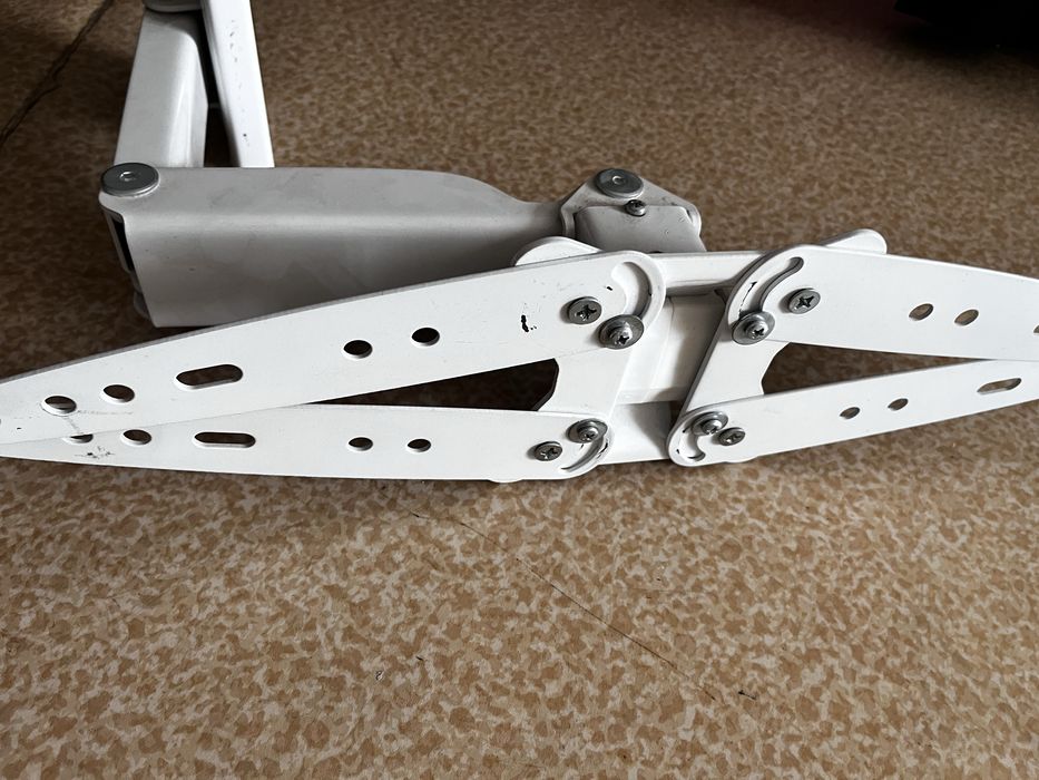 Кронштейн для телевизора белый