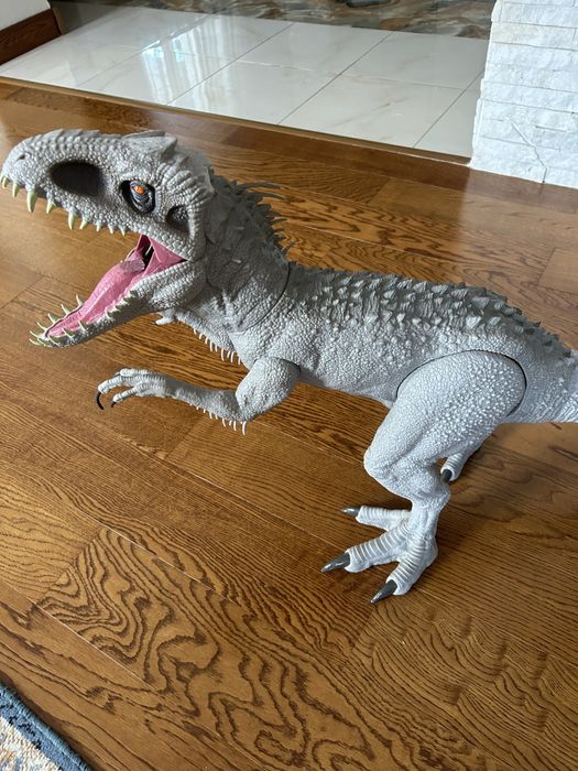 Динозавр Индоминус Рекс