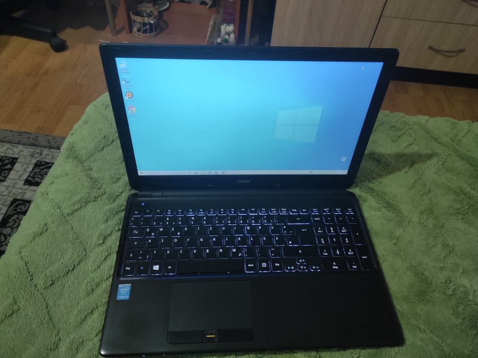 Vând laptop Acer