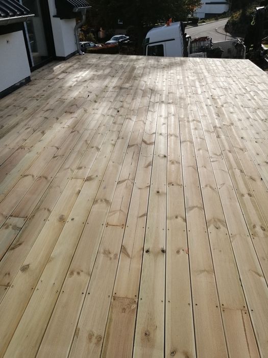 Montaj profesional pentru parchet, scari, usi, terase, menaj curatenie