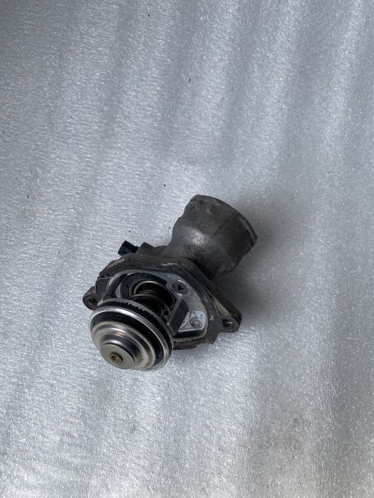 Корпус термостата Mercedes M272